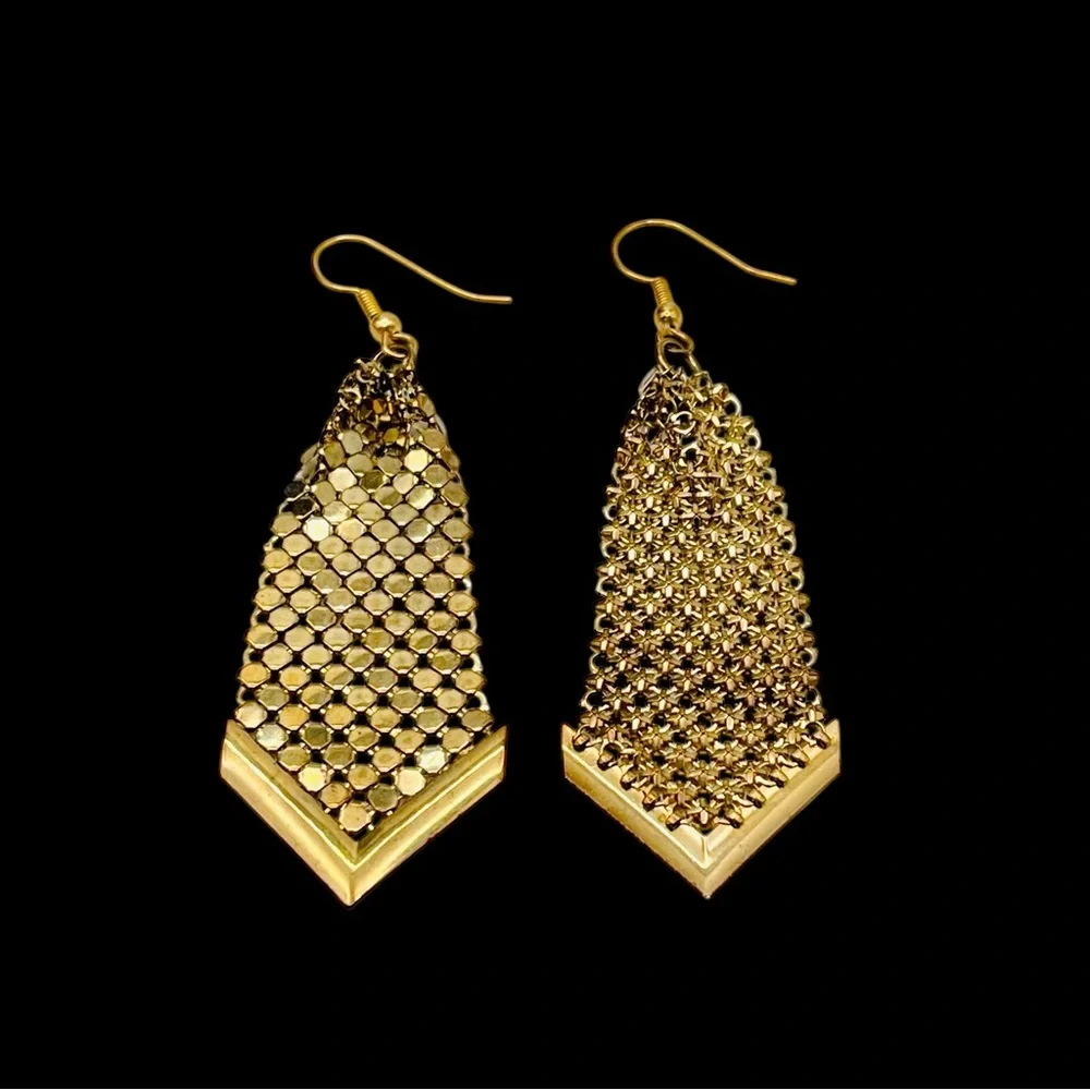 Fab Vintage Gold Tone Mesh Dangle Pierced Earrings - Picture 5 of 12
